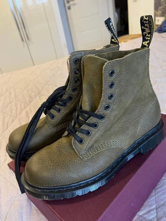 DR. Martens 1460 pascal Olive England main image 6